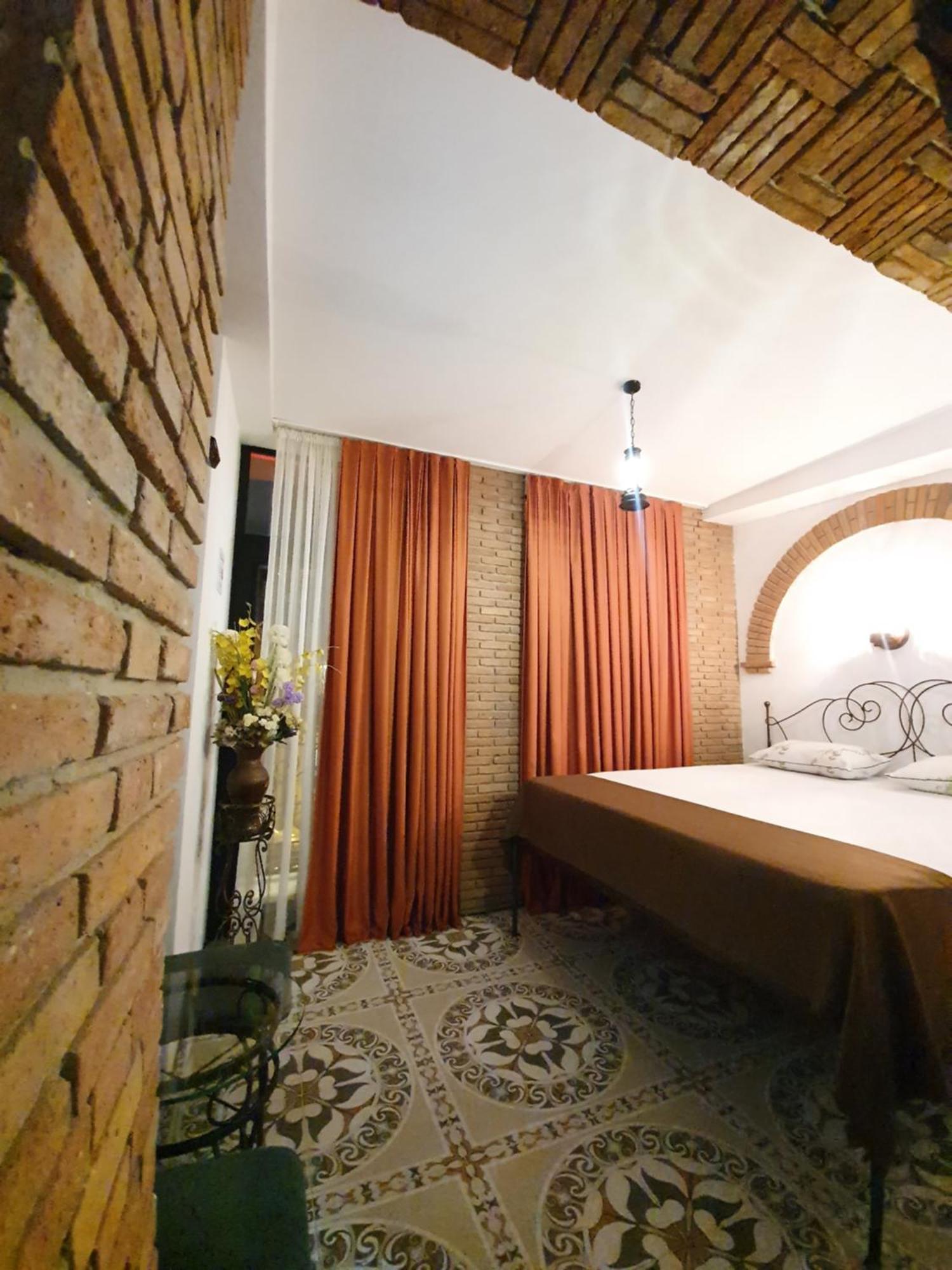 Janashia Boutique Hotels Tiflis Oda fotoğraf